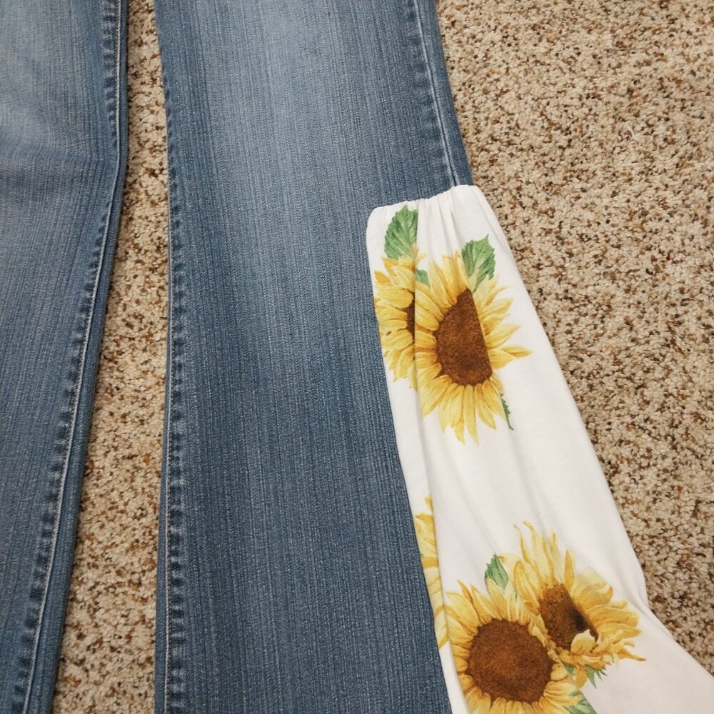 3350 Size 10 Momento Upcycled Bell Bottoms in Yellow and Brown Sun Flowers. - Picture 2 of 6